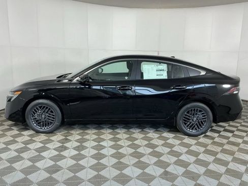 New 2026 Nissan Sentra SV w/ SV Convenience Package FWD image 4