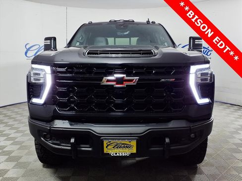 Used 2024 Chevrolet Silverado 2500 ZR2 w/ ZR2 Bison Edition image 3