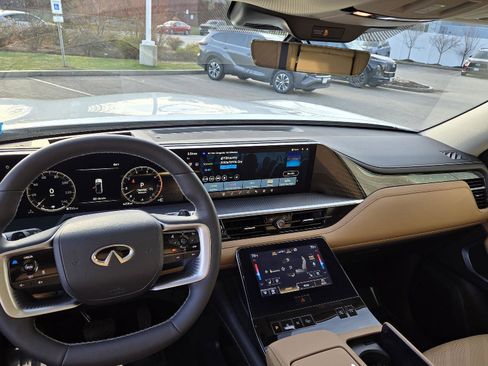 Used 2026 INFINITI QX80 Luxe w/ Cargo Package image 9