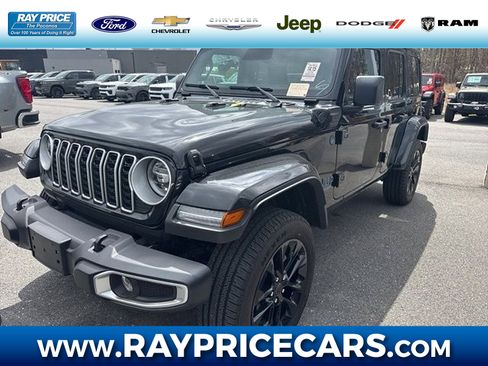 Used 2025 Jeep Wrangler Unlimited Sahara w/ Safety Group image 1