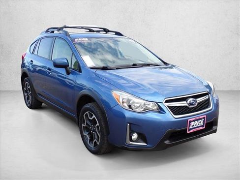 Used 2017 Subaru Crosstrek 2.0i Premium AWD/4WD image 6