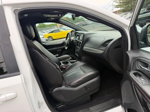 Used 2019 Dodge Grand Caravan GT FWD image 25