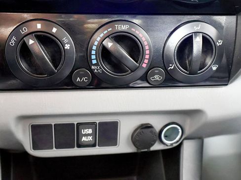 Used 2013 Toyota Tacoma image 28