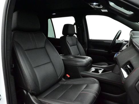 Used 2022 Chevrolet Tahoe RST w/ Luxury Package AWD/4WD image 16