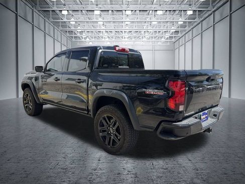 Certified 2025 Chevrolet Colorado Trail Boss AWD/4WD image 3