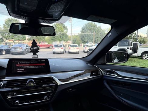 Used 2019 BMW 530e w/ M Sport Package RWD image 23