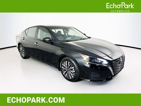 Used 2023 Nissan Altima 2.5 SV image 1