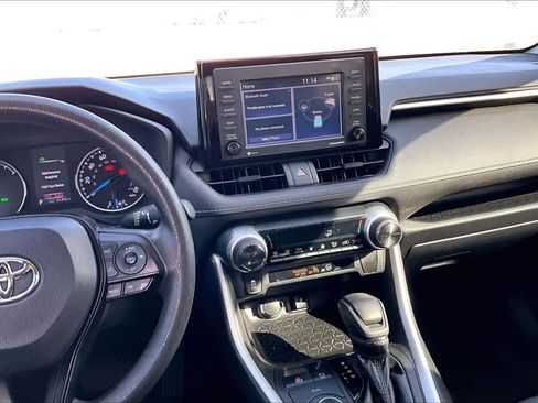 Used 2021 Toyota RAV4 XLE image 6