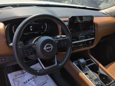 Used 2025 Nissan Pathfinder Platinum w/ Cargo Package AWD/4WD image 14