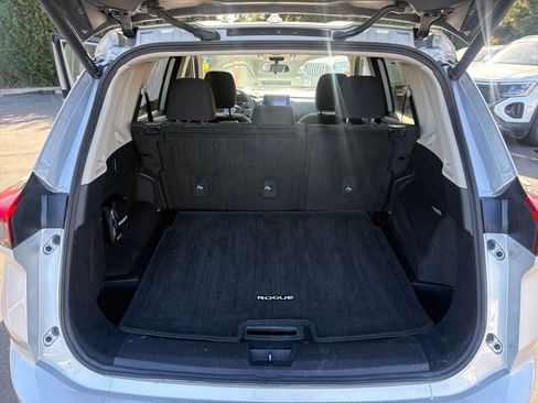 Used 2025 Nissan Rogue SV image 33