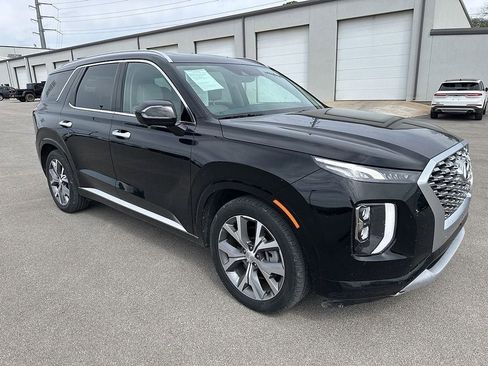 Used 2021 Hyundai Palisade Limited image 3