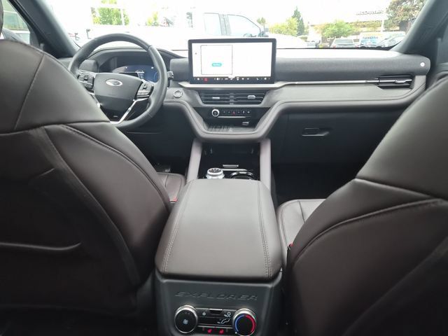 Certified 2025 Ford Explorer Platinum w/ LUX Leather Package AWD/4WD image 21