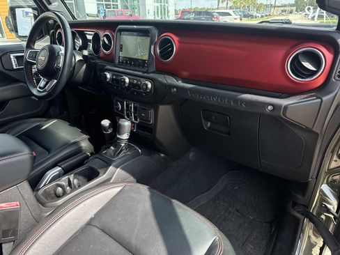 Used 2022 Jeep Wrangler Unlimited Rubicon AWD/4WD image 9