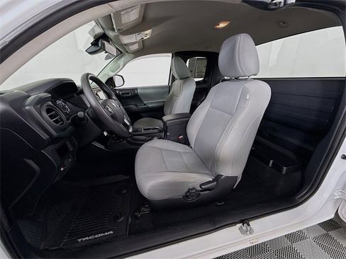Certified 2018 Toyota Tacoma SR image 5