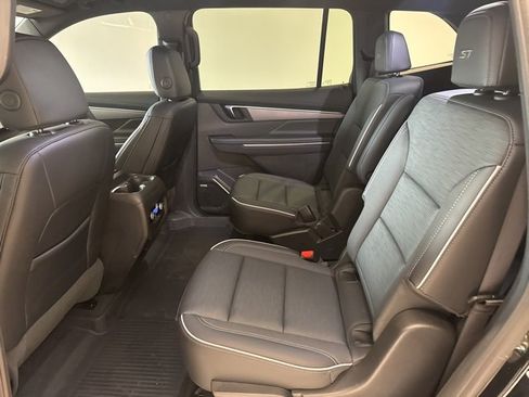 Certified 2025 Buick Enclave Sport Touring w/ Power Package image 19