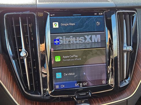 Certified 2023 Volvo XC60 B5 Plus w/ Protection Package Premier image 28