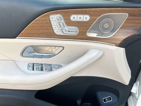 Used 2022 Mercedes-Benz GLS 450 4MATIC image 36