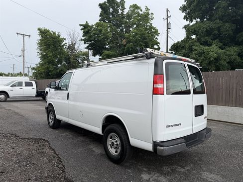 Used 2022 GMC Savana 2500 w/ Chrome Appearance Package RWD image 7