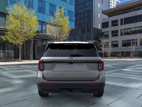 New 2026 Ford Explorer Active AWD/4WD image 5