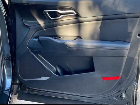 Used 2025 Kia Sportage EX image 20