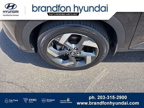 Certified 2023 Hyundai Venue SEL FWD image 32