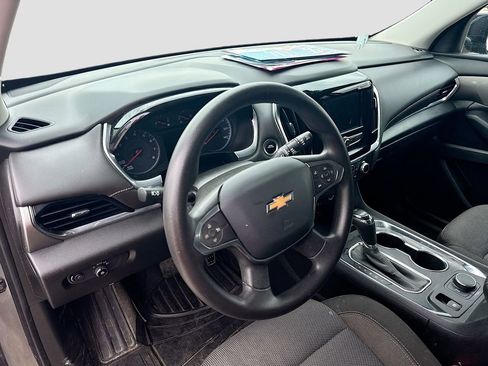 Used 2020 Chevrolet Traverse LS FWD image 11