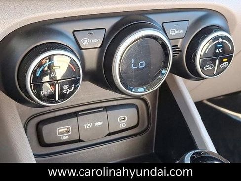 Certified 2024 Hyundai Venue SEL image 16