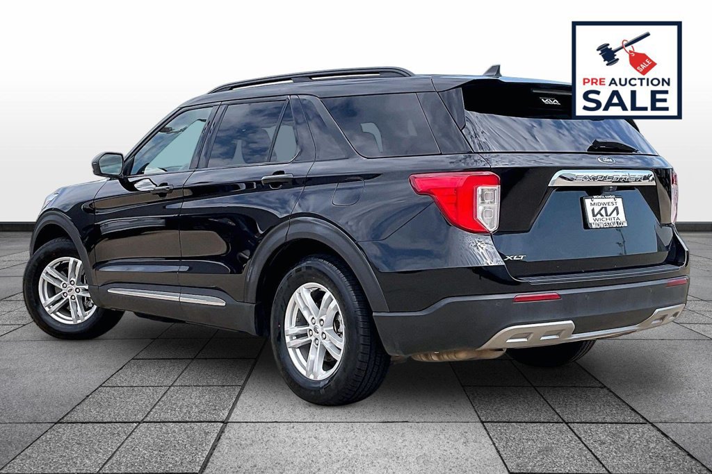 Used 2023 Ford Explorer XLT w/ Equipment Group 202A RWD image 12