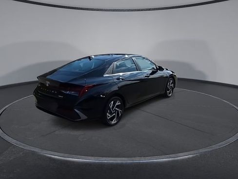 New 2026 Hyundai Elantra Limited FWD image 9