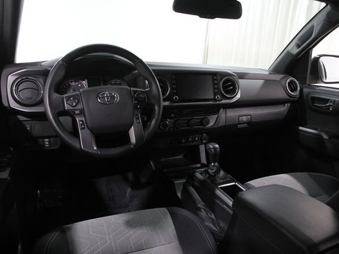 Used 2023 Toyota Tacoma TRD Off-Road image 6