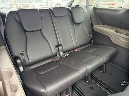 New 2026 Kia Carnival EX FWD image 22