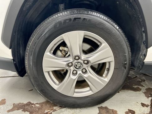 Used 2025 Toyota RAV4 XLE FWD image 27