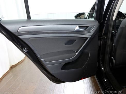 Used 2019 Volkswagen Golf S image 25