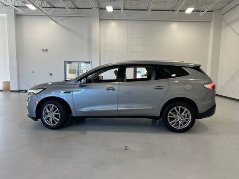 Used 2024 Buick Enclave Essence w/ Experience Buick Package AWD/4WD image 8
