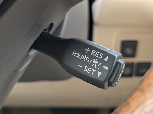 Used 2017 Lexus LX 570 4WD image 18