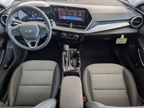 New 2026 Chevrolet Trax LT w/ Midnight Edition FWD image 14