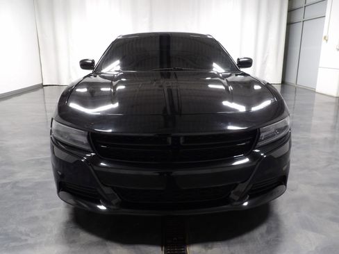 Used 2021 Dodge Charger SXT w/ Leather Interior Group RWD image 3