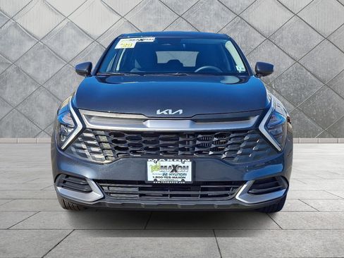 Used 2023 Kia Sportage LX image 2