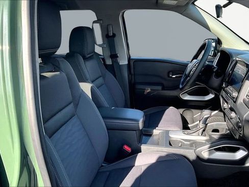 Used 2023 Nissan Frontier SV w/ Graphics Package image 20
