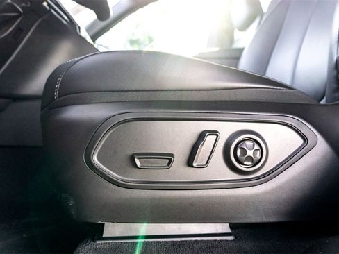 New 2025 Jeep Grand Cherokee Limited w/ Black Appearance Package image 8