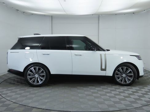 Certified 2023 Land Rover Range Rover SE image 4