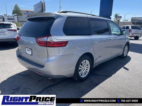 Used 2017 Toyota Sienna XLE image 6