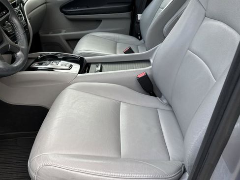 Used 2022 Honda Pilot Touring image 11