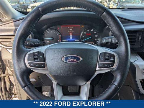 Used 2022 Ford Explorer XLT w/ Equipment Group 202A RWD image 13