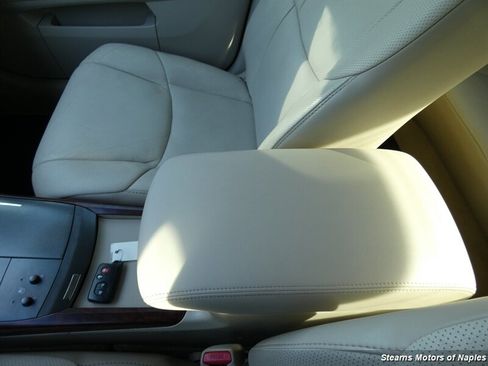 Used 2011 Toyota Avalon Limited image 31