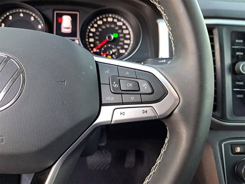 Certified 2021 Volkswagen Atlas SE image 19