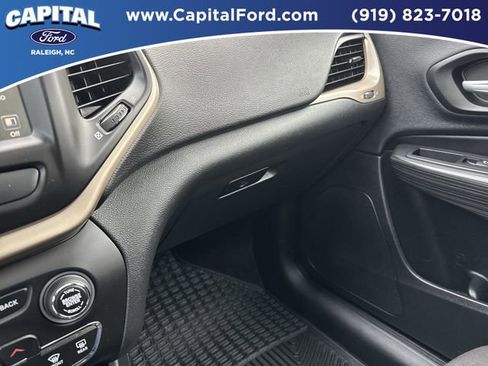 Used 2016 Jeep Cherokee 75th Anniversary image 27