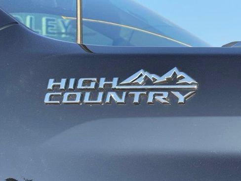 Used 2024 Chevrolet Silverado 2500 High Country w/ High Country Premium Package AWD/4WD image 11