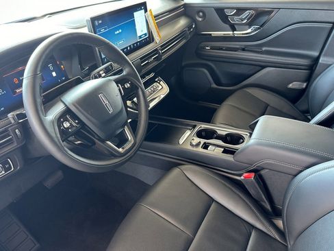 New 2025 Lincoln Corsair Reserve w/ Equipment Group 202A image 9