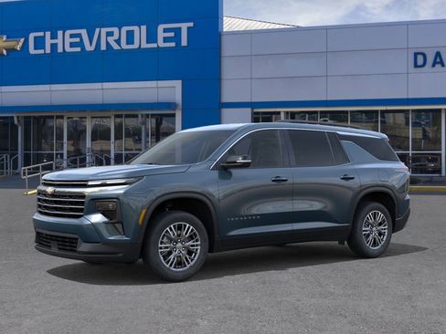 New 2026 Chevrolet Traverse LT w/ Driver Confidence Package image 2